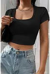 Kadın Siyah Yarım Kol Düz Yaka Crop Top Bluz – Şık, Rahat Ve Kolay Kombinlenebilir