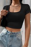 Kadın Siyah Yarım Kol Düz Yaka Crop Top Bluz – Şık, Rahat Ve Kolay Kombinlenebilir