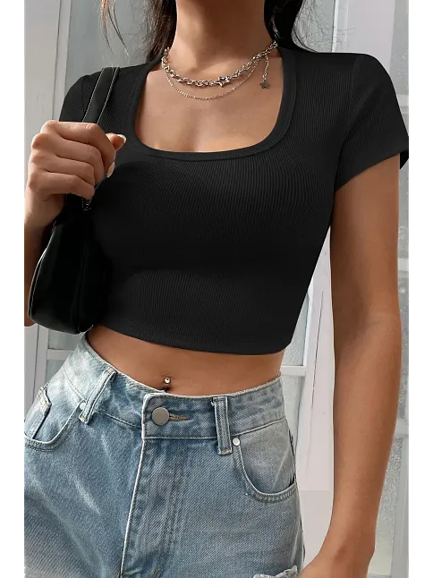 Kadın Siyah Yarım Kol Düz Yaka Crop Top Bluz – Şık, Rahat Ve Kolay Kombinlenebilir
