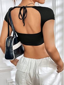 Kadın Siyah Sırt Dekolteli Ve Boyundan Bağlamalı Yarım Kol Crop Top Bluz – Şık, Rahat Ve Kolay Kombinlenebilir