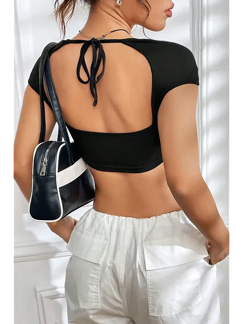 Kadın Siyah Sırt Dekolteli Ve Boyundan Bağlamalı Yarım Kol Crop Top Bluz – Şık, Rahat Ve Kolay Kombinlenebilir