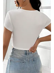 Kadın Beyaz Yarım Kol Düz Yaka Crop Top Bluz – Şık, Rahat Ve Kolay Kombinlenebilir