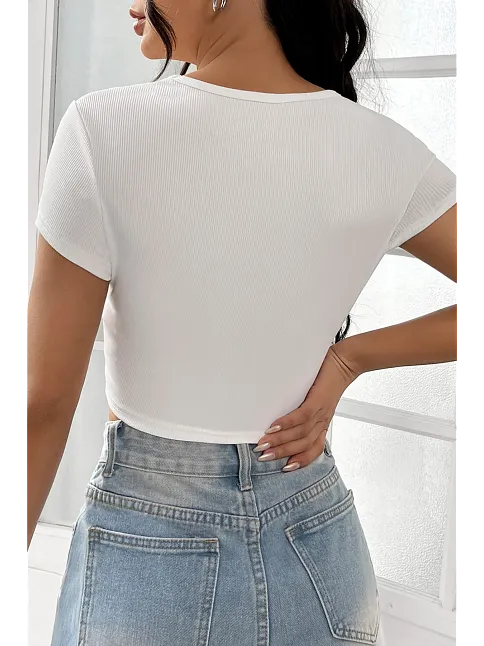 Kadın Beyaz Yarım Kol Düz Yaka Crop Top Bluz – Şık, Rahat Ve Kolay Kombinlenebilir