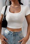 Kadın Beyaz Yarım Kol Düz Yaka Crop Top Bluz – Şık, Rahat Ve Kolay Kombinlenebilir