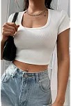 Kadın Beyaz Yarım Kol Düz Yaka Crop Top Bluz – Şık, Rahat Ve Kolay Kombinlenebilir
