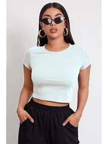 Kadın Beyaz Yuvarlak Yaka Yarım Kol Crop Top Bluz