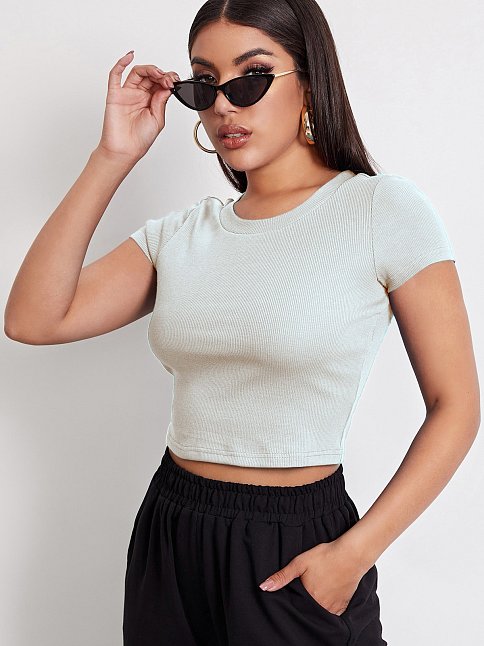 Kadın Beyaz Yuvarlak Yaka Yarım Kol Crop Top Bluz