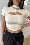 Kadın Ekru Göğüs Dekolteli Yarım Kollu Cut Out Crop Top Bluz – Şık, Rahat Ve Kolay Kombinlenebilir