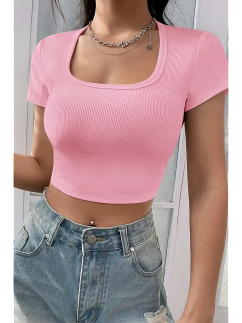 Kadın Pembe Yarım Kol Düz Yaka Crop Top Bluz – Şık, Rahat Ve Kolay Kombinlenebilir