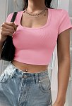 Kadın Pembe Yarım Kol Düz Yaka Crop Top Bluz – Şık, Rahat Ve Kolay Kombinlenebilir