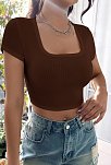 Kadın Kahverengi Yarım Kol Düz Yaka Crop Top Bluz – Şık, Rahat Ve Kolay Kombinlenebilir