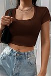 Kadın Kahverengi Yarım Kol Düz Yaka Crop Top Bluz – Şık, Rahat Ve Kolay Kombinlenebilir