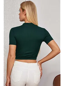 Kadın Yeşil Yarım Fermuarlı Ve Kısa Kollu Crop Top Bluz – Şık, Rahat Ve Kolay Kombinlenebilir
