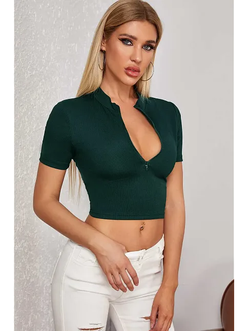 Kadın Yeşil Yarım Fermuarlı Ve Kısa Kollu Crop Top Bluz – Şık, Rahat Ve Kolay Kombinlenebilir