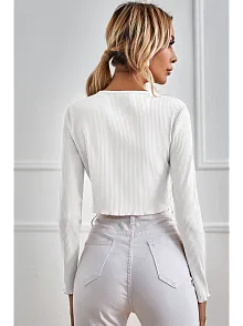 Kadın Beyaz Uzun Kollu Önden Bağlama Detaylı Crop Top Bluz – Şık, Rahat Ve Kolay Kombinlenebilir