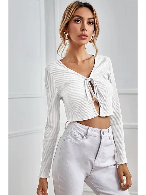 Kadın Beyaz Uzun Kollu Önden Bağlama Detaylı Crop Top Bluz – Şık, Rahat Ve Kolay Kombinlenebilir