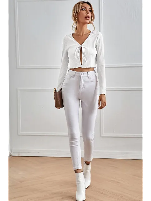 Kadın Beyaz Uzun Kollu Önden Bağlama Detaylı Crop Top Bluz – Şık, Rahat Ve Kolay Kombinlenebilir