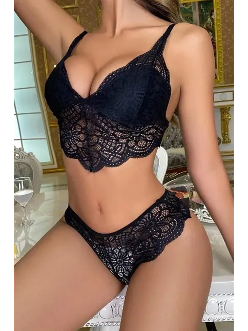 Kadın Siyah Dantel Bralet Ve Slip Külotlu İç Çamaşır Takımı