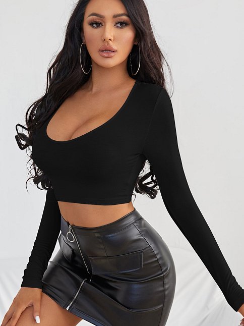 Kadın Siyah Uzun Kol Kare Yaka Crop Top Bluz – Şık, Rahat Ve Kolay Kombinlenebilir