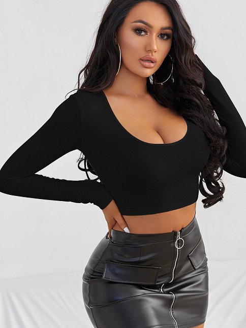 Kadın Siyah Uzun Kol Kare Yaka Crop Top Bluz – Şık, Rahat Ve Kolay Kombinlenebilir