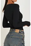 Kadın Siyah Kare Yaka Dantelli Uzun Kollu Crop Top Bluz – Şık, Rahat Ve Kolay Kombinlenebilir