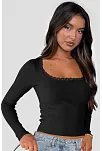 Kadın Siyah Kare Yaka Dantelli Uzun Kollu Crop Top Bluz – Şık, Rahat Ve Kolay Kombinlenebilir