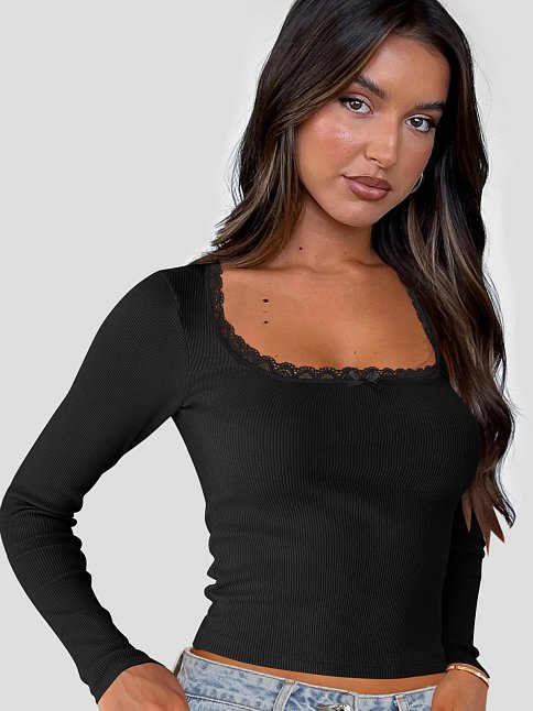 Kadın Siyah Kare Yaka Dantelli Uzun Kollu Crop Top Bluz – Şık, Rahat Ve Kolay Kombinlenebilir