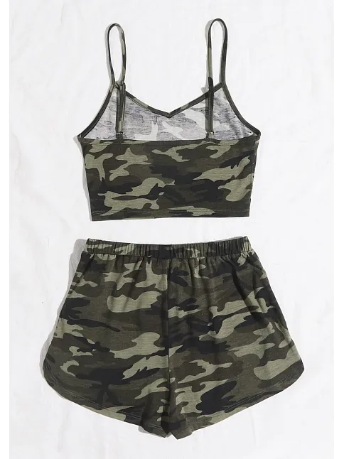 Kadın Kamuflaj Desenli Askılı Crop Top Ve Şortlu Gecelik Takım – Modern, Konforlu Ve Günlük Kombinlere Uygun