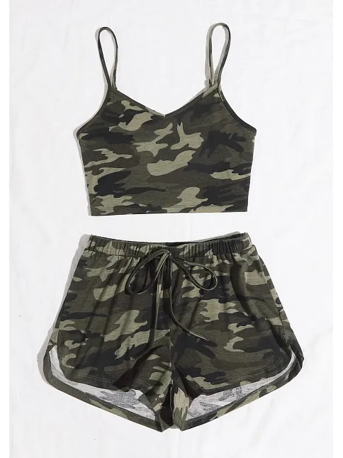 Kadın Kamuflaj Desenli Askılı Crop Top Ve Şortlu Gecelik Takım – Modern, Konforlu Ve Günlük Kombinlere Uygun