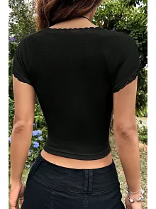 Kadın Siyah Göğsü Ve Kolları Dantelli Fiyonklu Kısa Kol Crop Top Bluz – Şık, Rahat Ve Kolay Kombinlenebilir