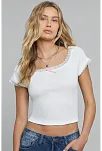 Kadın Beyaz Göğsü Ve Kolları Dantelli Fiyonklu Kısa Kol Crop Top Bluz – Şık, Rahat Ve Kolay Kombinlenebilir