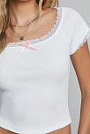 Kadın Beyaz Göğsü Ve Kolları Dantelli Fiyonklu Kısa Kol Crop Top Bluz – Şık, Rahat Ve Kolay Kombinlenebilir