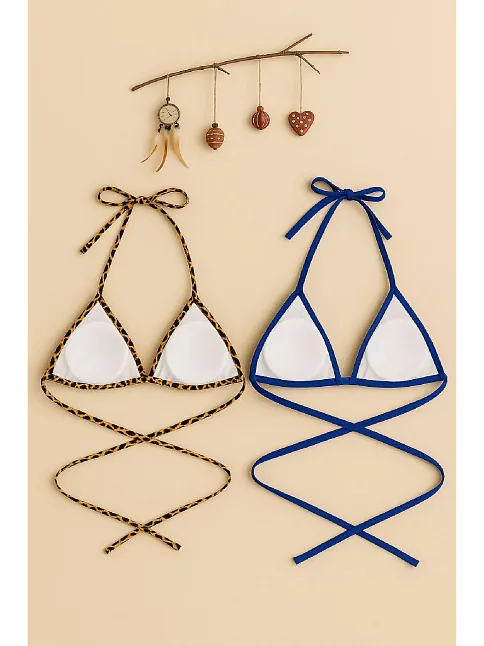 Kadın Leopar Desenli Ve Mavi Minimal Kesim Üçgen Bikini Üstü – Modern Ve Şık Tasarım