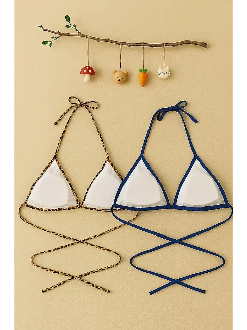 Kadın Leopar Desenli Ve Mavi Minimal Kesim Üçgen Bikini Üstü – Modern Ve Şık Tasarım