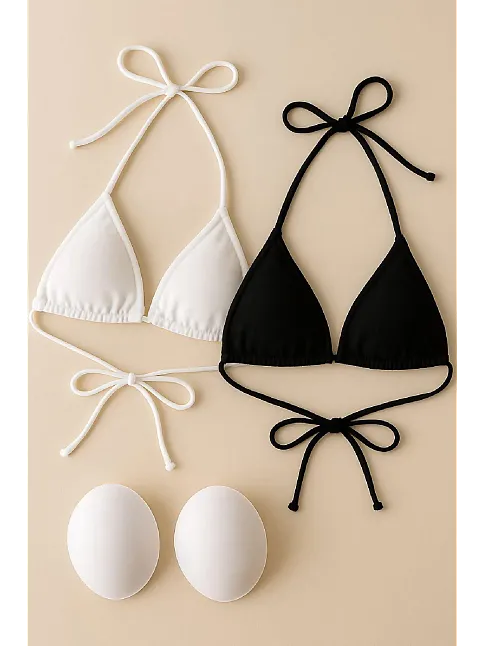 Kadın Siyah Ve Beyaz Minimal Kesim Üçgen Bikini Üstü – Modern Ve Şık Tasarım