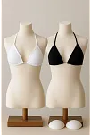 Kadın Siyah Ve Beyaz Minimal Kesim Üçgen Bikini Üstü – Modern Ve Şık Tasarım