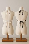 Kadın Siyah Ve Beyaz Minimal Kesim Üçgen Bikini Üstü – Modern Ve Şık Tasarım