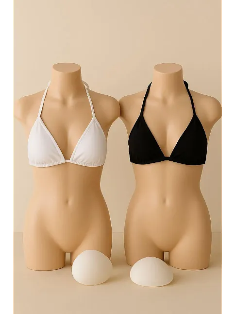 Kadın Siyah Ve Beyaz Minimal Kesim Üçgen Bikini Üstü – Modern Ve Şık Tasarım