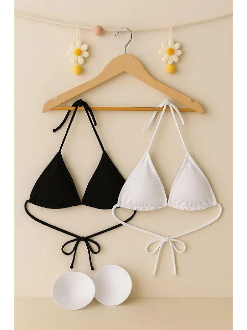 Kadın Siyah Ve Beyaz Minimal Kesim Üçgen Bikini Üstü – Modern Ve Şık Tasarım