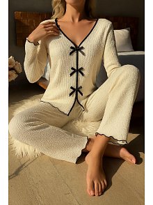 Kadın Beyaz Fiyonklu İç Çamaşırı Ve Uzun Kollu V Yaka Pijama Takımı 4'lü Set