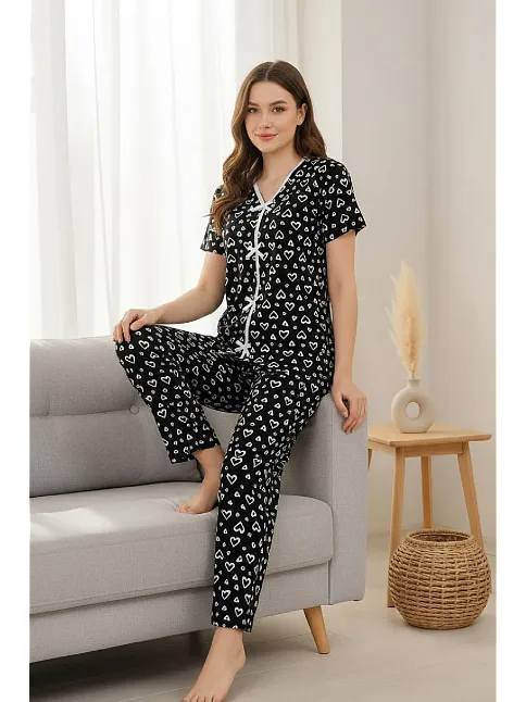 Kadın Siyah Kalp Desenli Fiyonklu Kısa Kollu Uzun Pijama Takımı