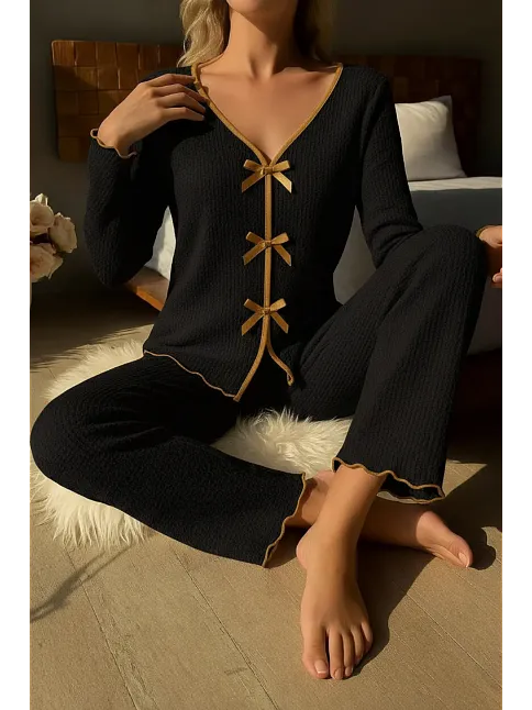 Kadın Siyah Fiyonklu İç Çamaşırı Ve Uzun Kollu V Yaka Pijama Takımı 4'lü Set
