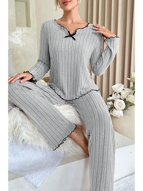 Kadın Gri Çizgili Uzun Kollu Fiyonk Detaylı Pijama Takımı Rahat Mevsimlik
