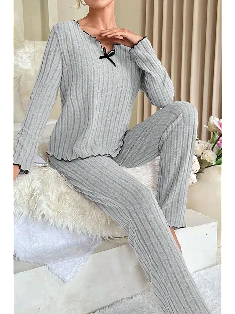Kadın Gri Çizgili Uzun Kollu Fiyonk Detaylı Pijama Takımı Rahat Mevsimlik