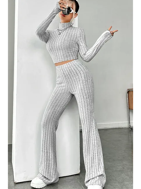 Kadın Gri Çizgili Boğazlı Crop Top Ve Yüksek Bel Pantolon Takım