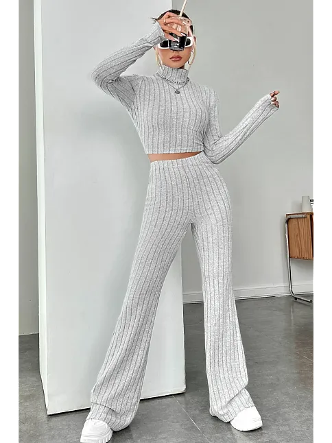 Kadın Gri Çizgili Boğazlı Crop Top Ve Yüksek Bel Pantolon Takım