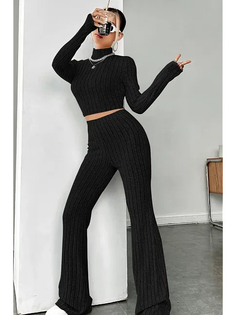 Kadın Siyah Boğazlı Crop Top Ve Yüksek Bel Eşofman Takımı Spor Şık Kombin