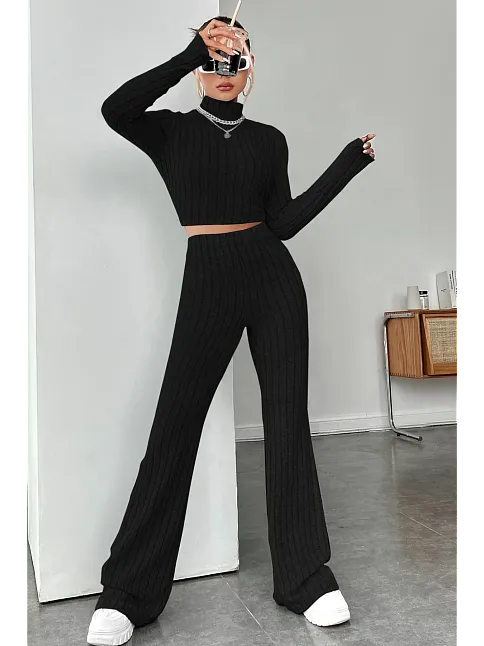 Kadın Siyah Boğazlı Crop Top Ve Yüksek Bel Eşofman Takımı Spor Şık Kombin