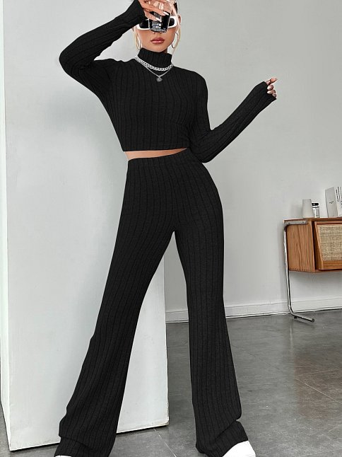Kadın Siyah Boğazlı Crop Top Ve Yüksek Bel Eşofman Takımı Spor Şık Kombin