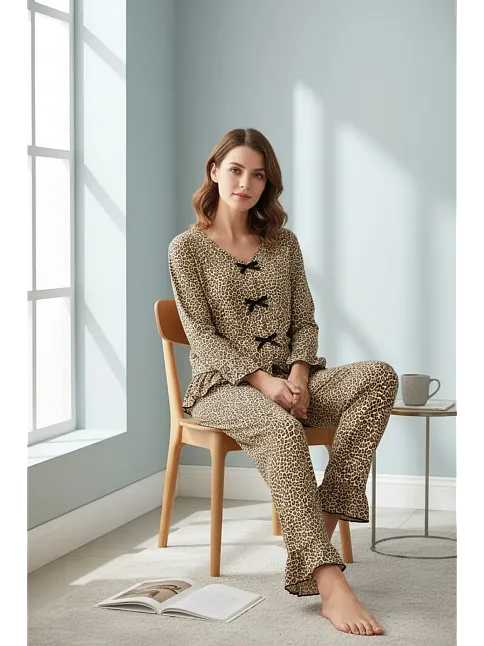 Kadın Uzun Kollu Leopar Desenli Fiyonklu Ev Giyim Pijama Takımı